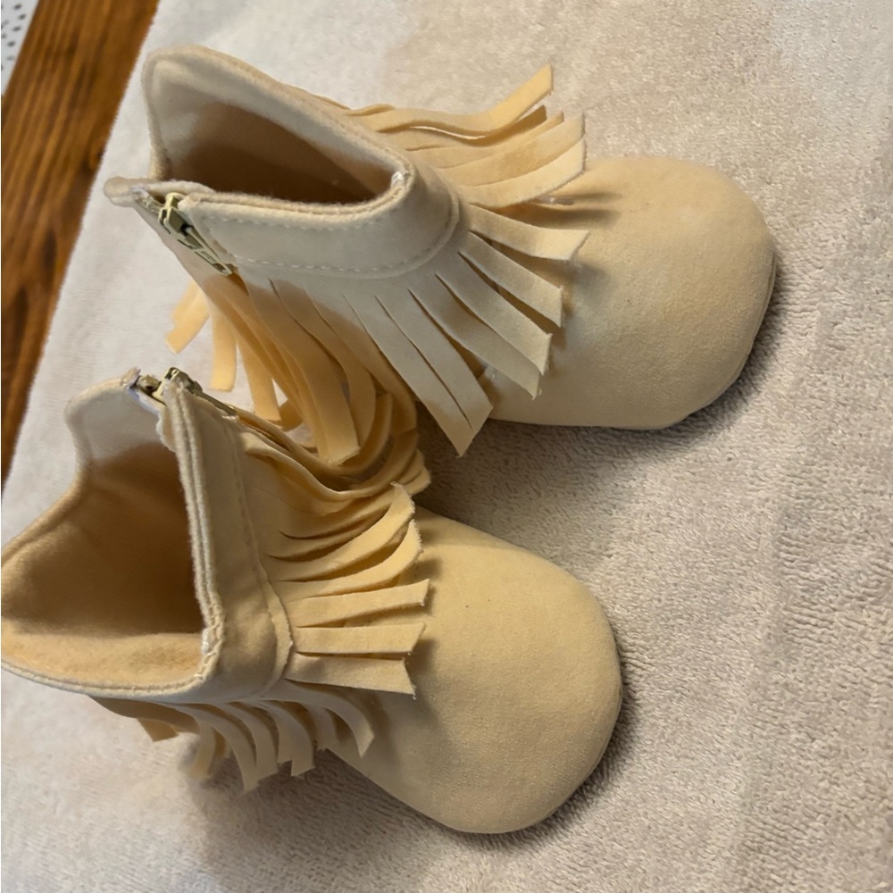 Cream toddler moccasin
